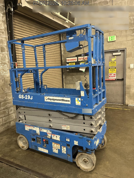 2020 Genie GS-1930 Solid Non Marking Tires, Beacon, Folding rails with half height swing gate, 800W Inverter