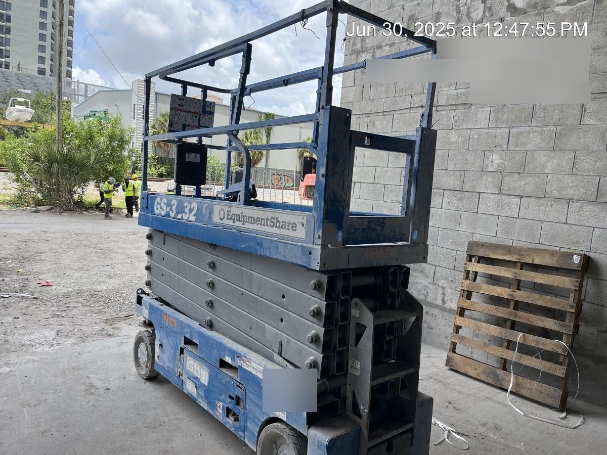 2022 GENIE GS-3232