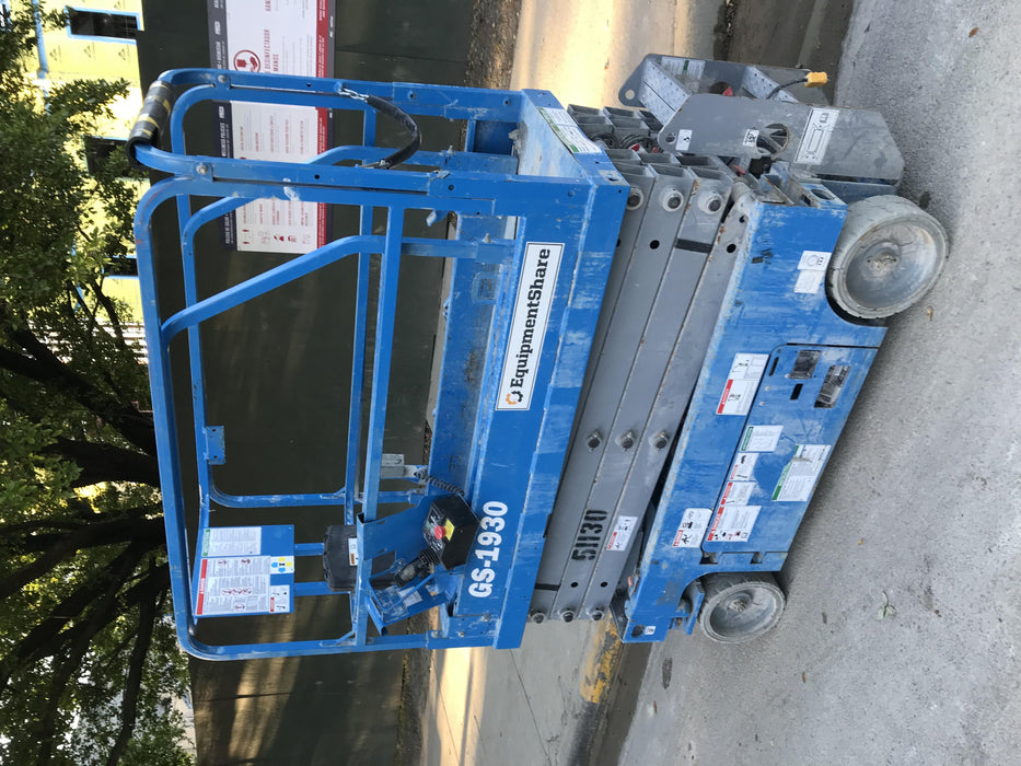 2019 Genie GS-1930 Fixed Rails with Chain Entry