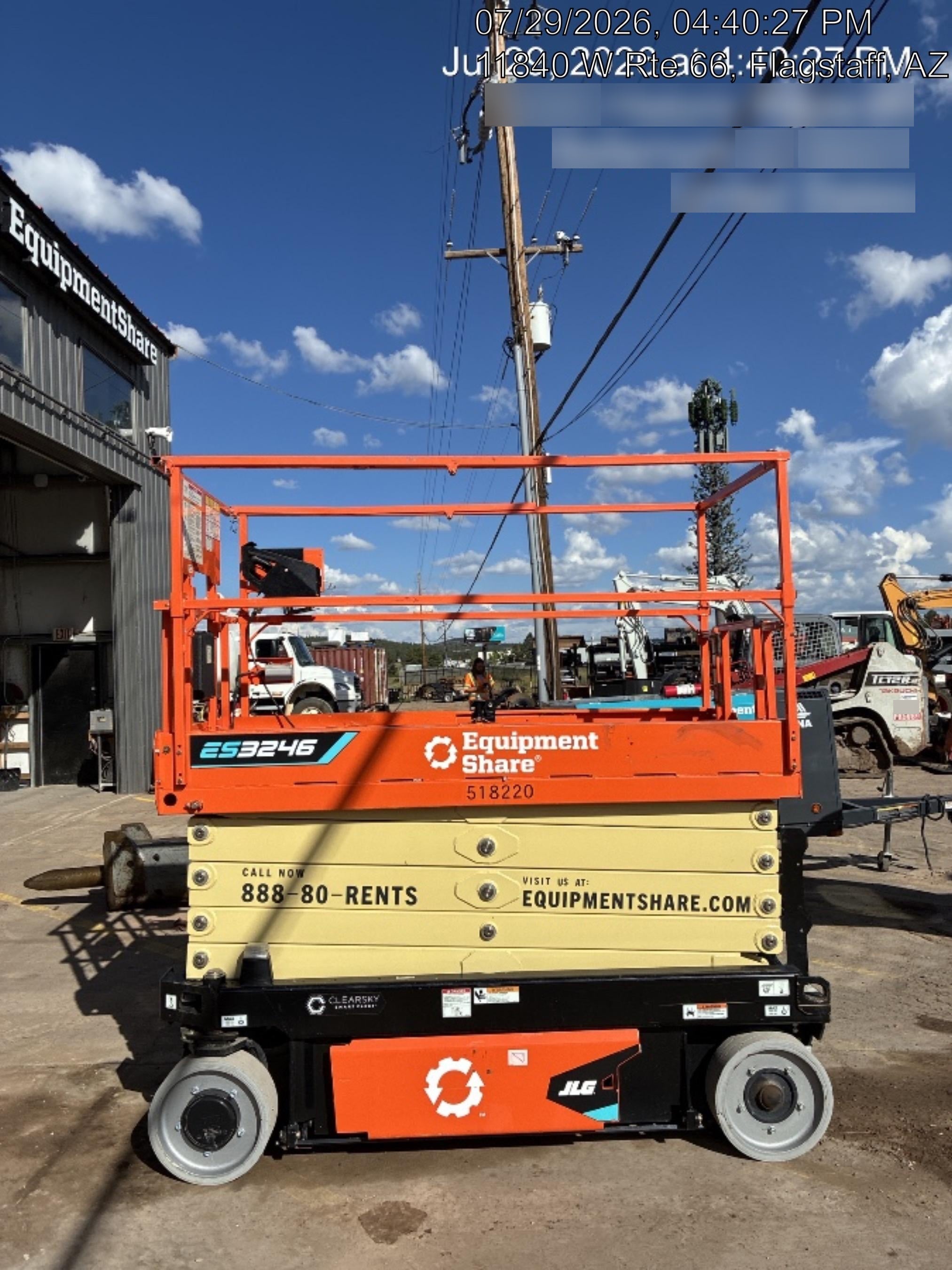 2025 JLG ES3246