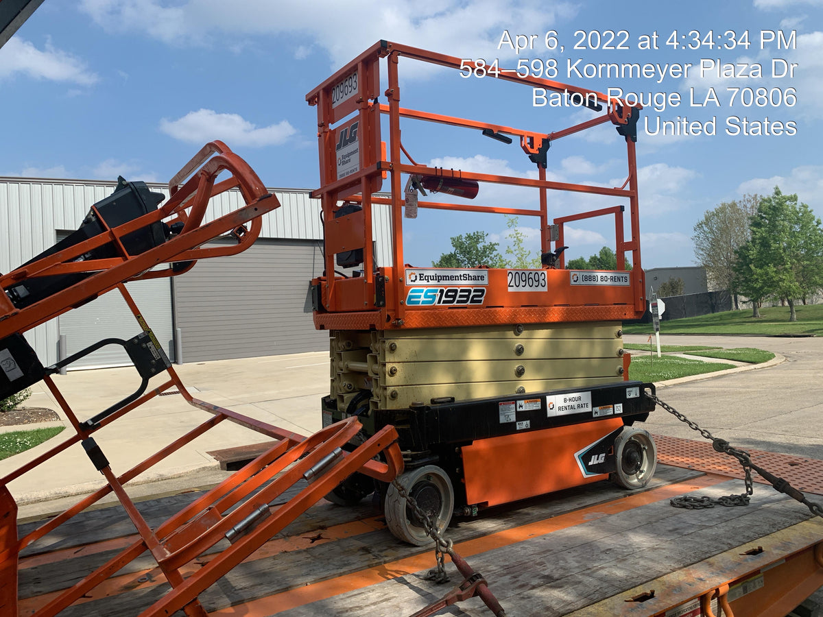 2022 JLG ES1932