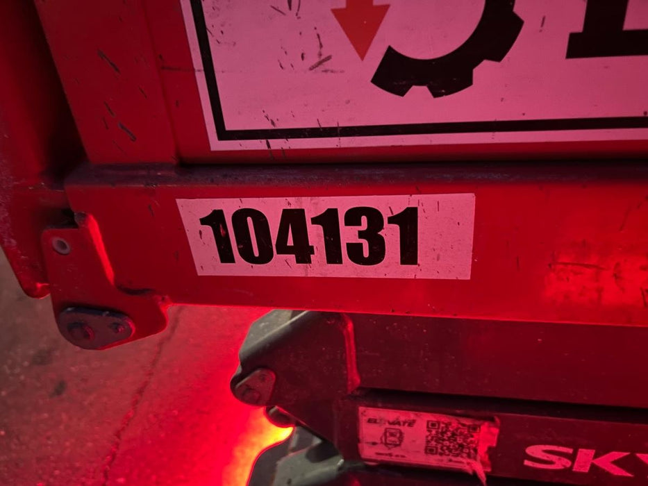 2020 Skyjack SJIII-3219 Solid NM Tires, Half height spring hinged entry gate, Dual Beacons, 800W Inverter