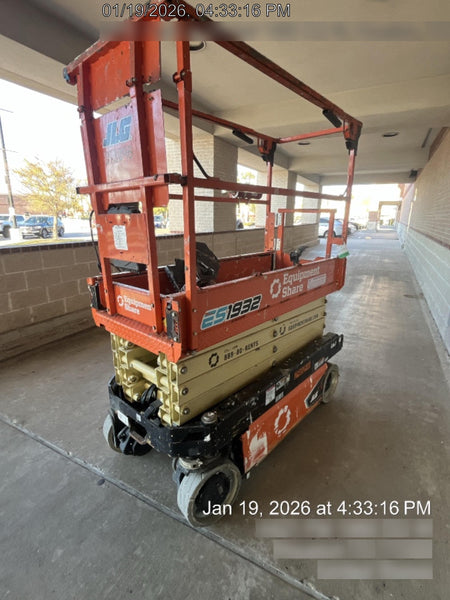 2023 JLG ES1932