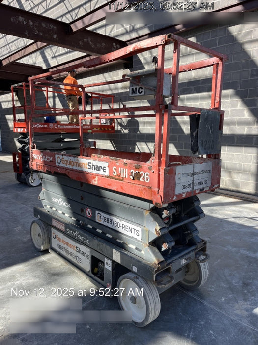 2018 Skyjack SJIII-3226 Skyjack SJIII3226 Scissor Lift w/Trojan Batteries