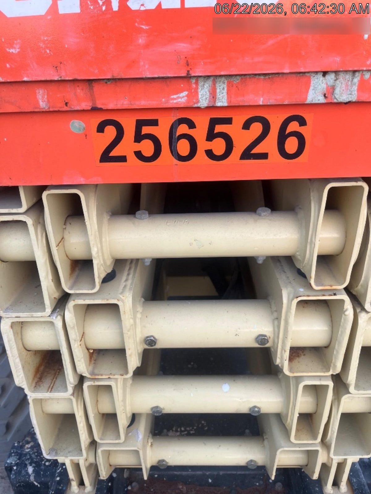 2022 JLG ERT4069