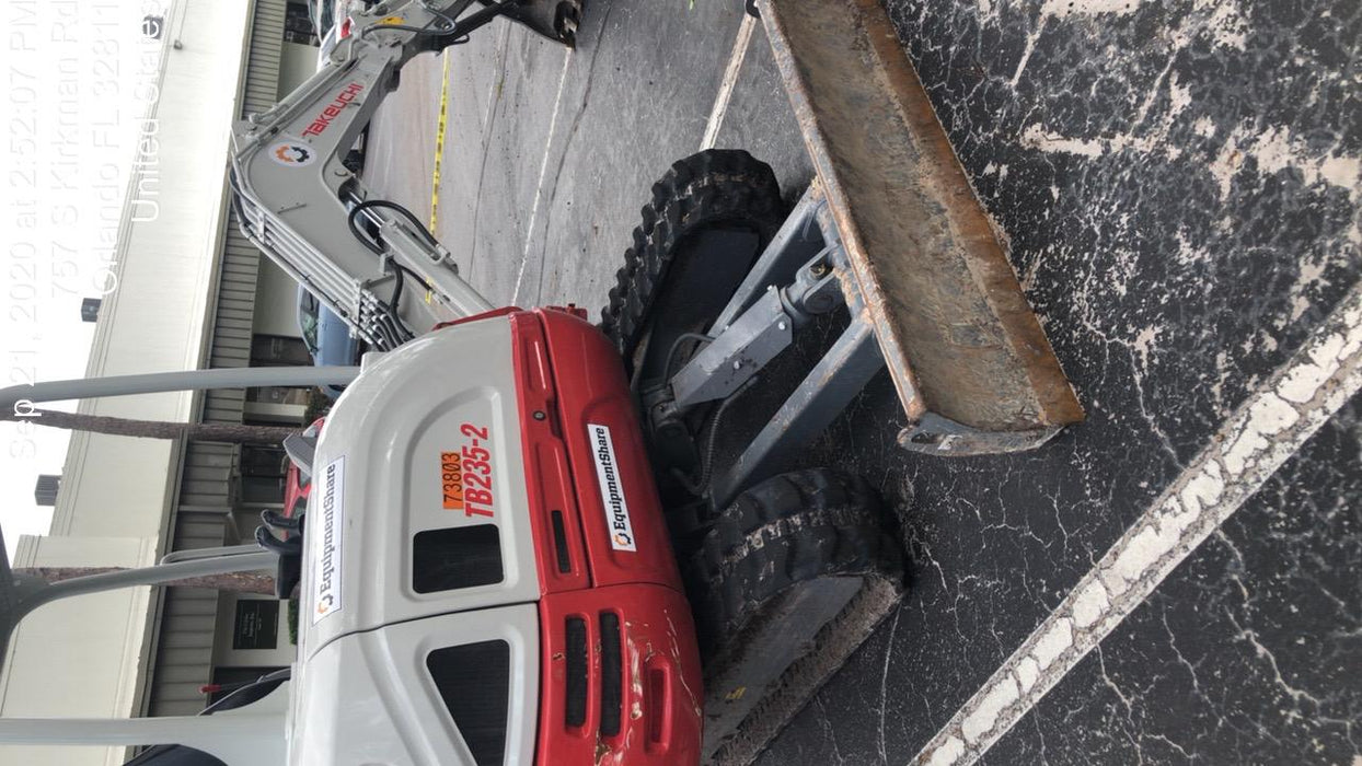 2020 TAKEUCHI TB235-2R