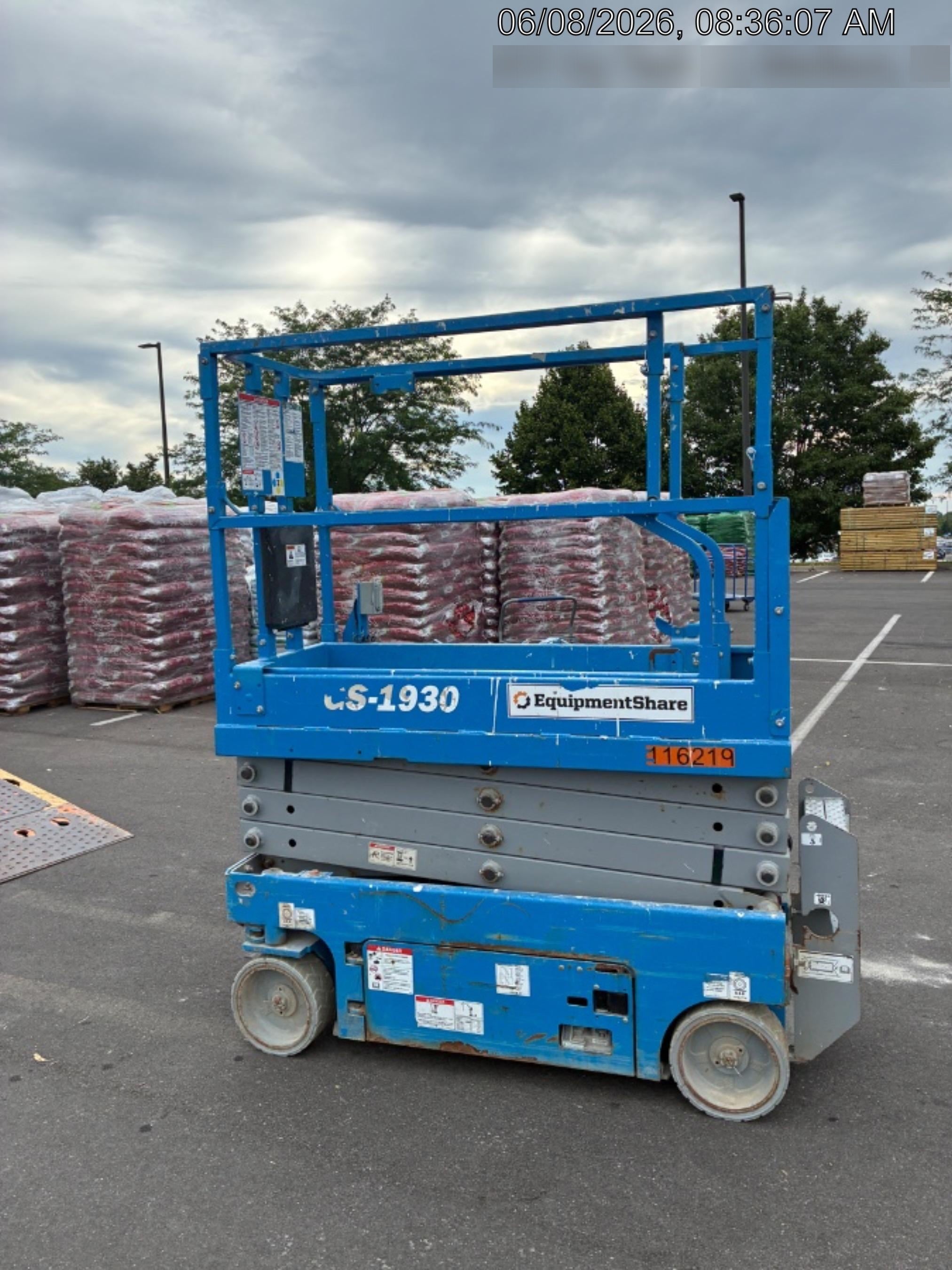 2020 Genie GS-1930 Solid Non Marking Tires, Beacon, Folding rails with half height swing gate