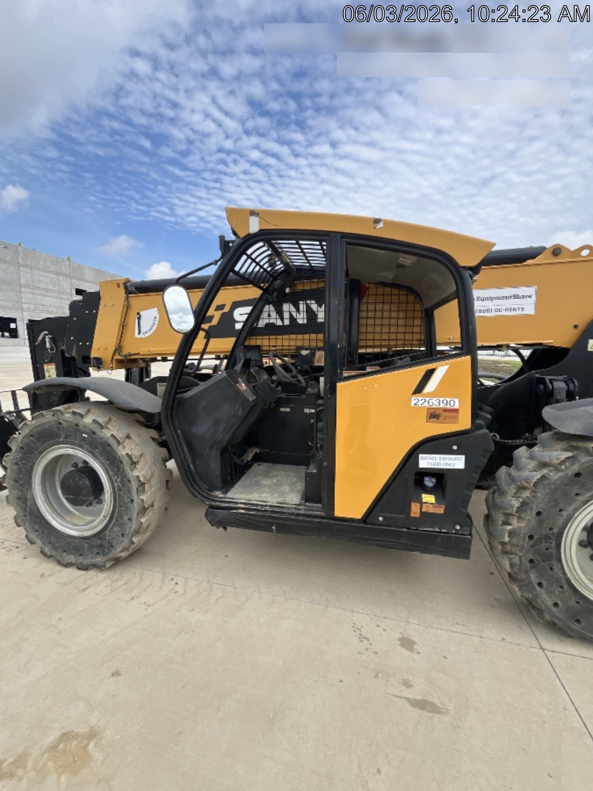 2022 SANY STH1056