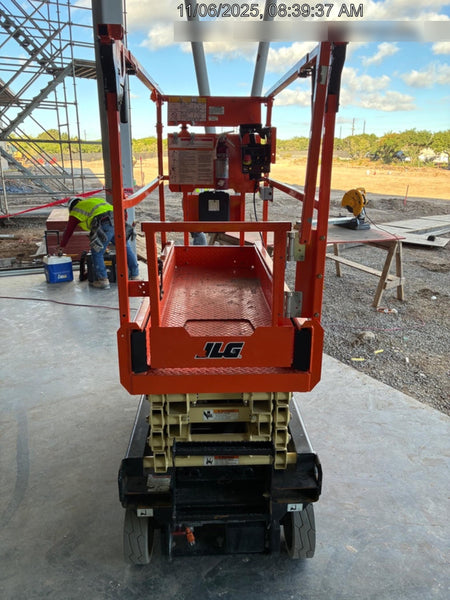 2025 JLG ES1932