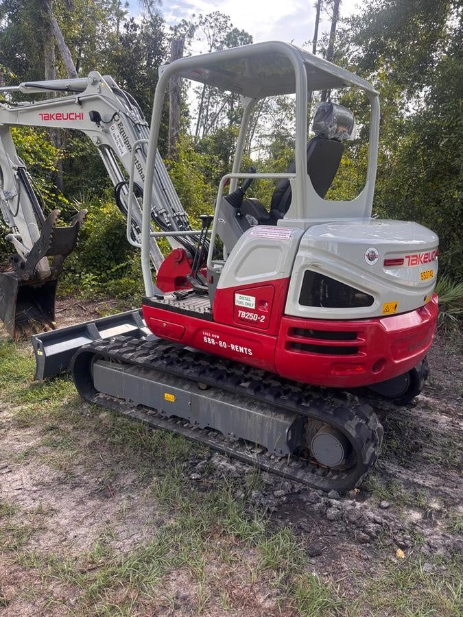 2025 TAKEUCHI 24" Bucket Takeuchi