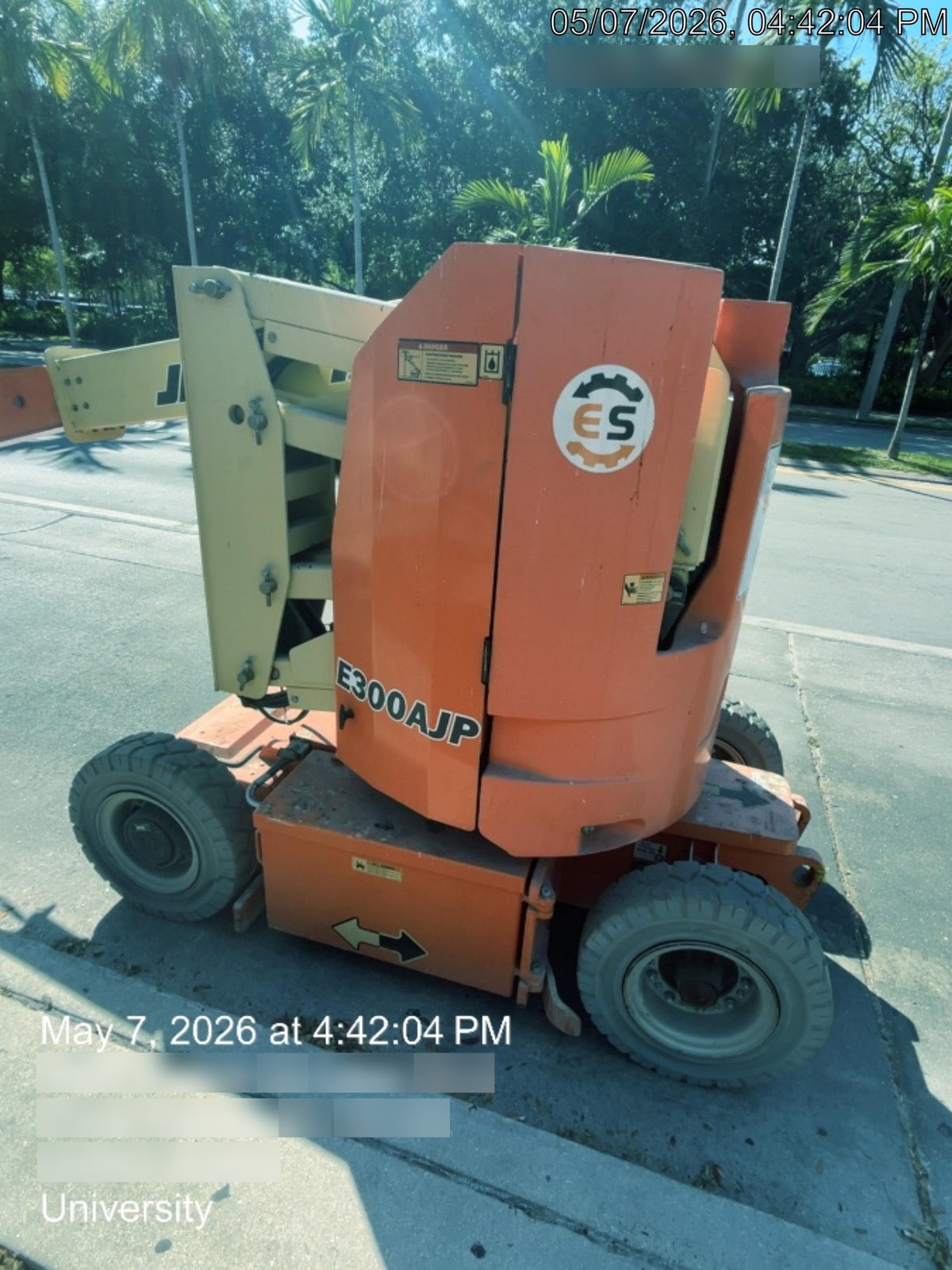 2019 JLG E300AJP