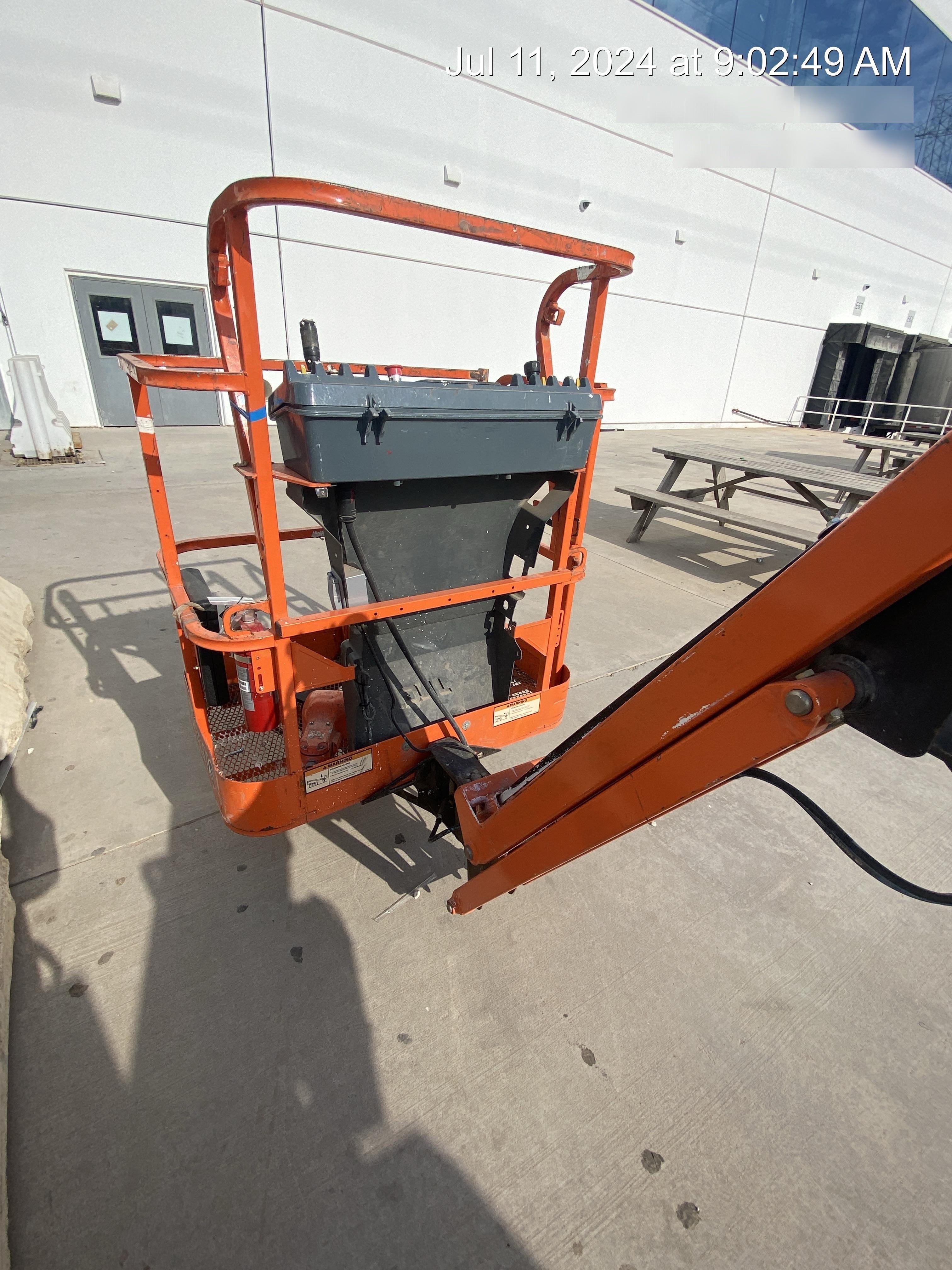 2019 JLG E300AJP