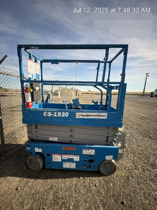 2020 Genie GS-1930 Solid Non Marking Tires, Beacon, Folding rails with half height swing gate, 800W Inverter