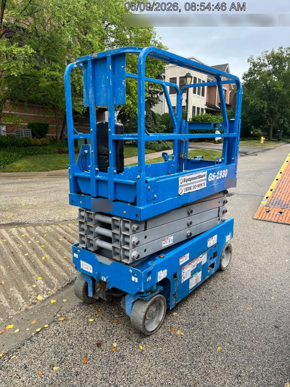 2020 Genie GS-1930 Solid Non Marking Tires, Beacon, Folding rails with half height swing gate