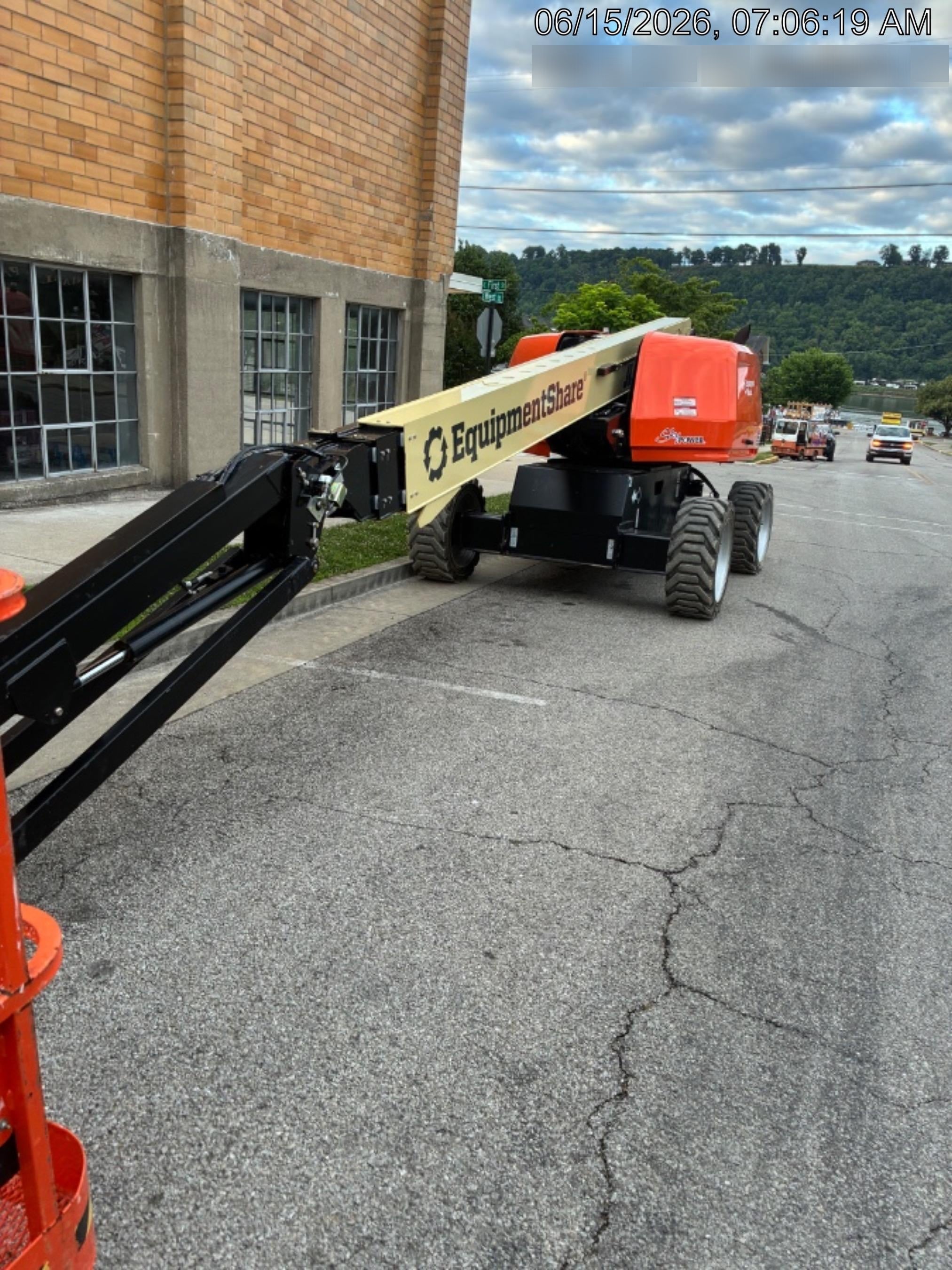 2025 JLG 660SJ