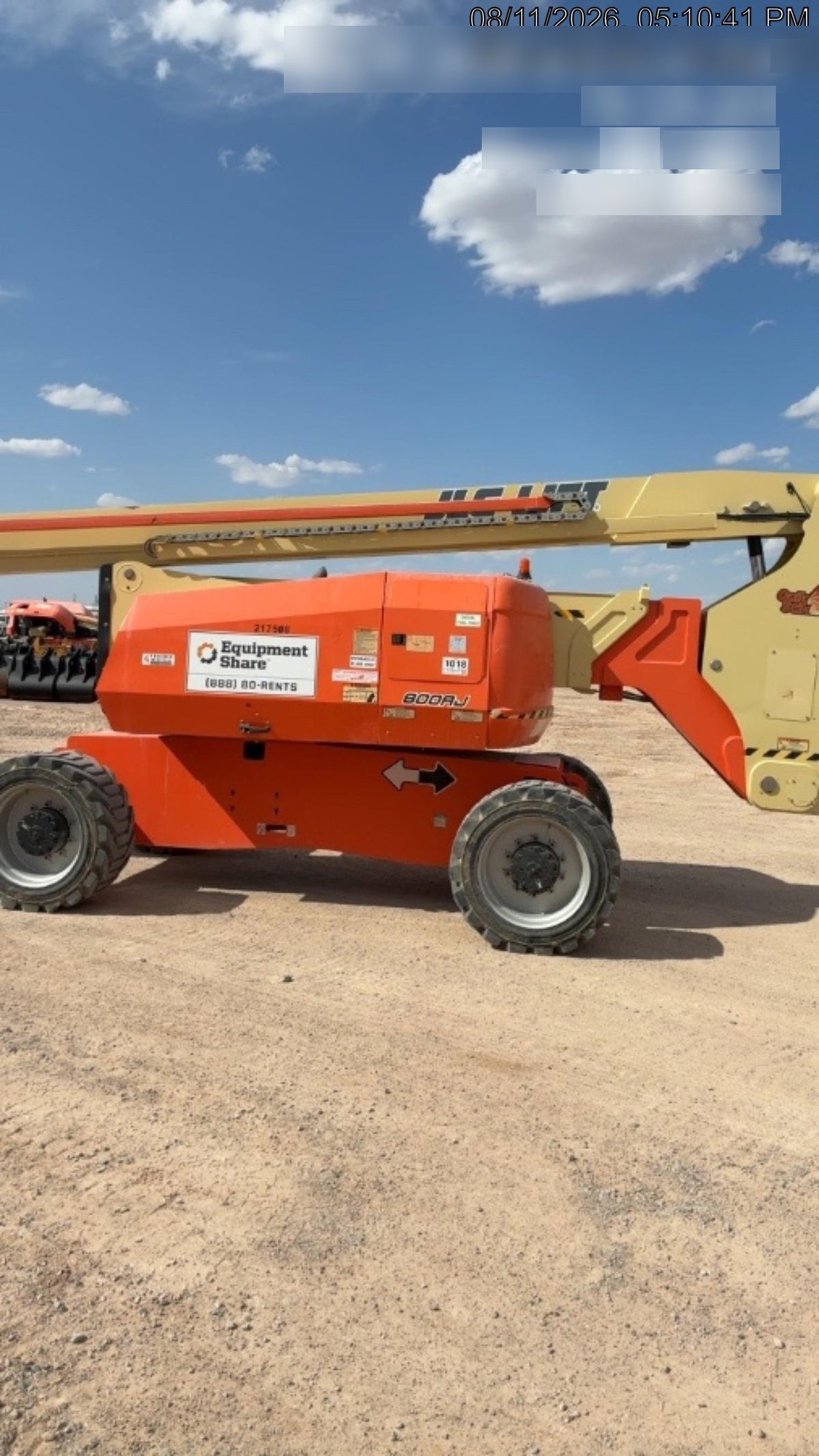 2022 JLG 800AJ