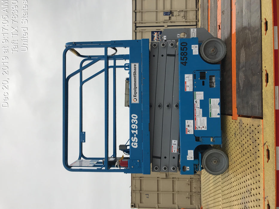 2019 Genie GS-1930 Fixed rails with chain Entry