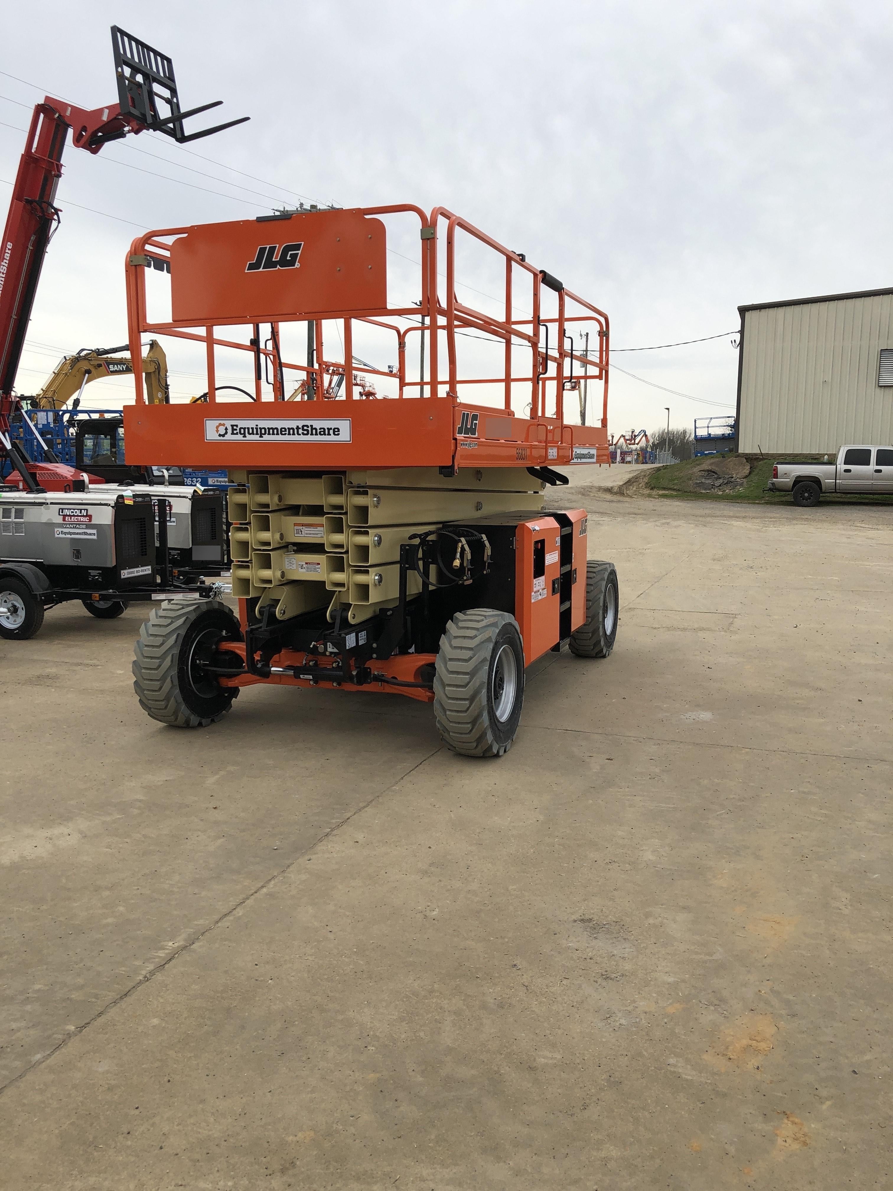 2020 JLG 430LRT