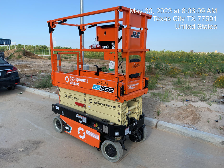 2022 JLG ES1932