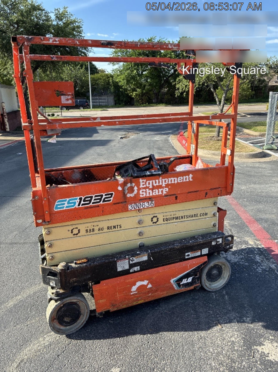 2023 JLG ES1932