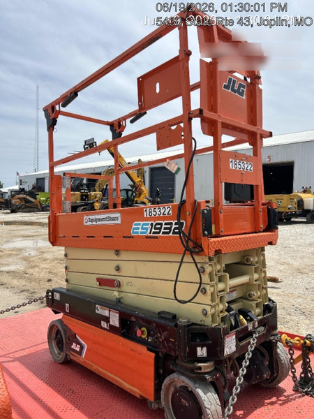 2021 JLG ES1932