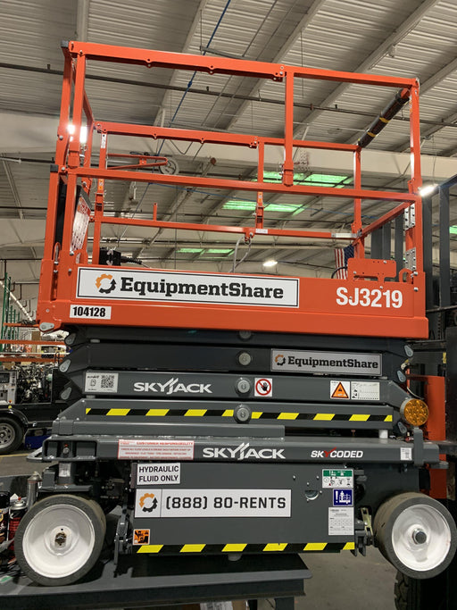 2020 Skyjack SJIII-3219 Solid NM Tires, Half height spring hinged entry gate, Dual Beacons, 800W Inverter