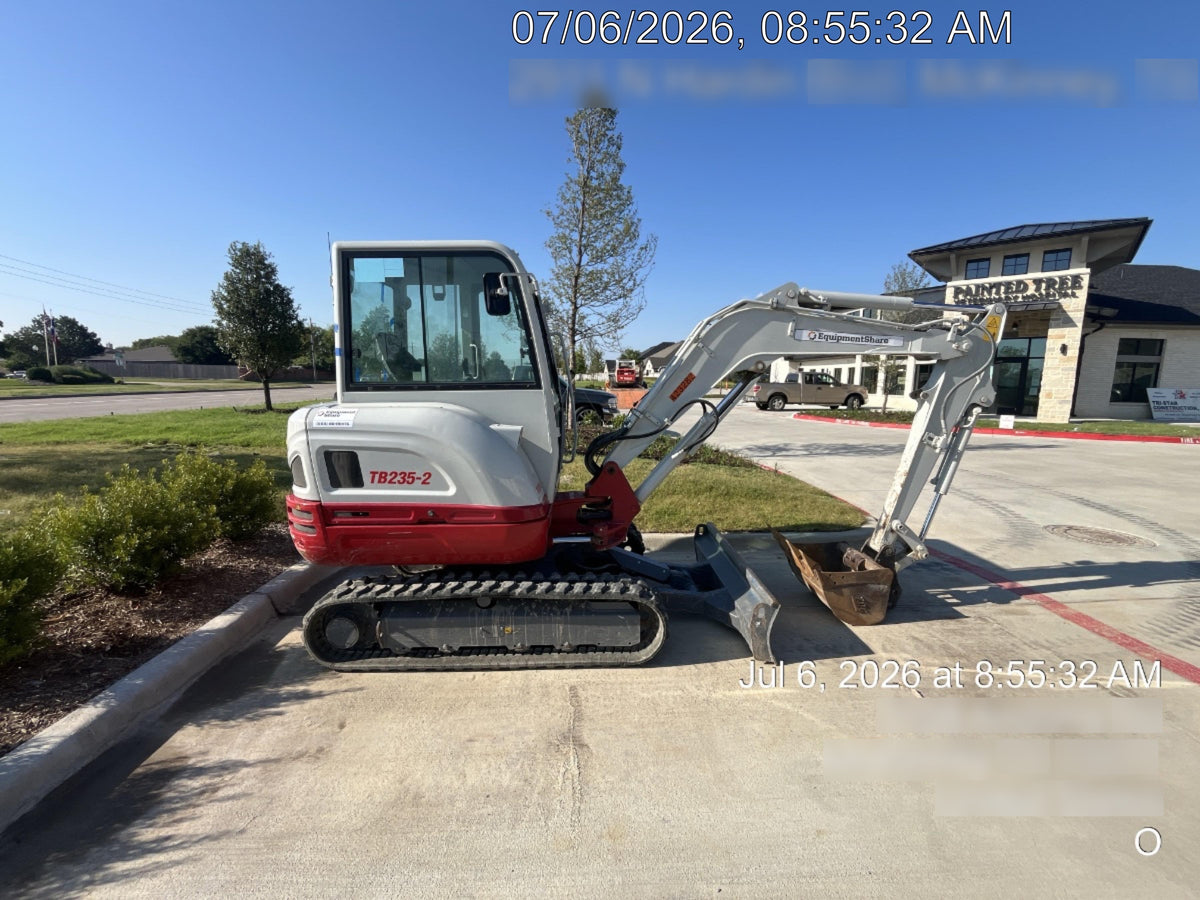 2024 TAKEUCHI TB235-2CR