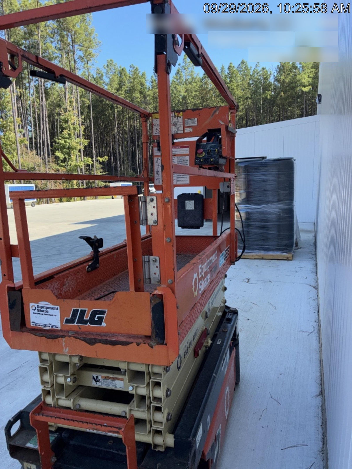 2022 JLG ES1932