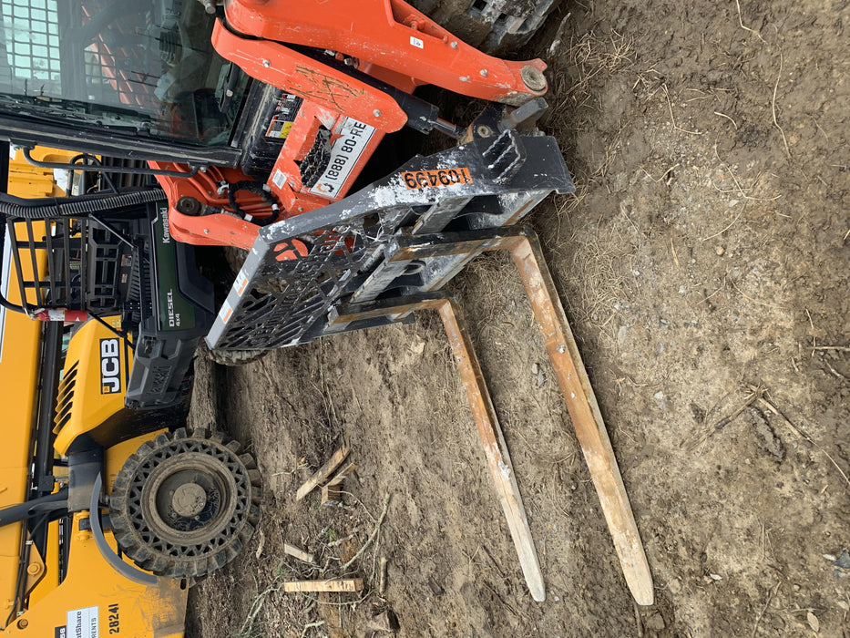 2020 EMKAY 48" Pallet Forks - Emkay