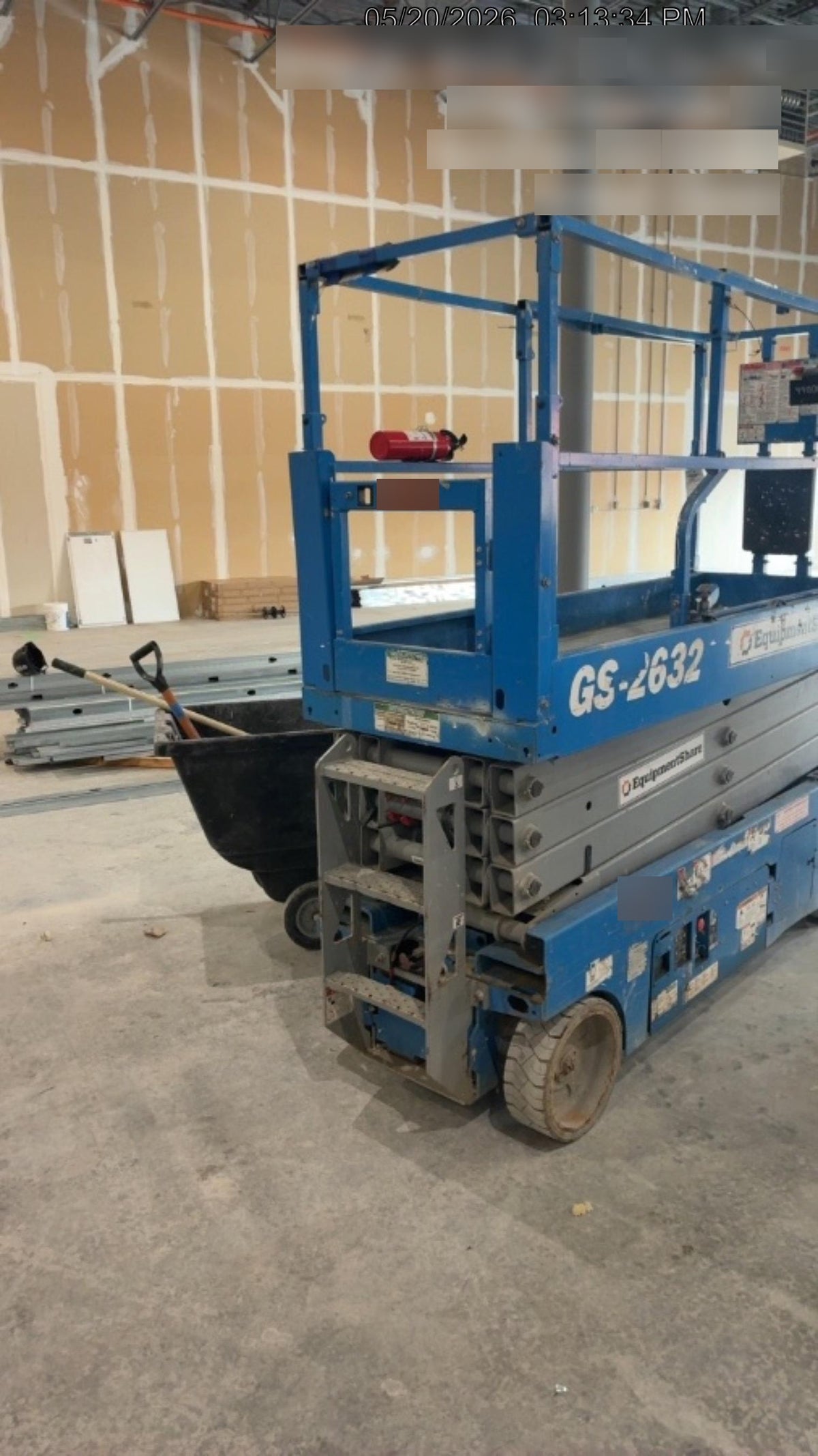 2019 Genie GS-2632 Folding rails with half height swing gate