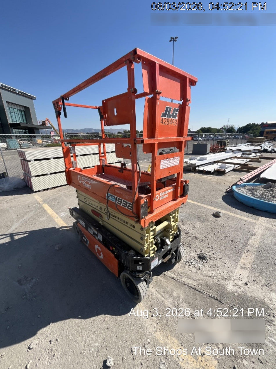 2024 JLG ES1932
