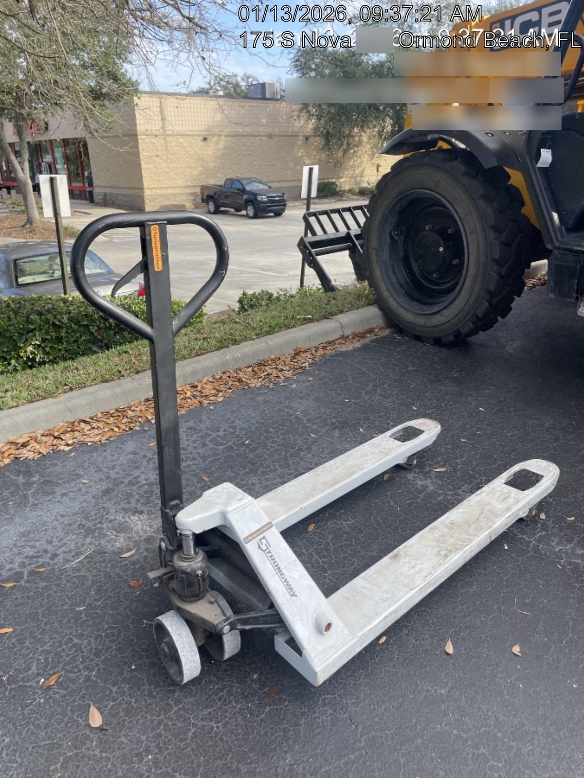 2023 CROWN 5,500lb Manual Pallet Jack - Crown