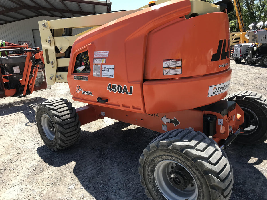 2019 JLG 450AJ