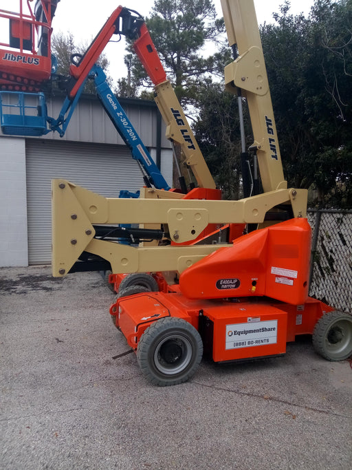 2019 JLG E300AJP