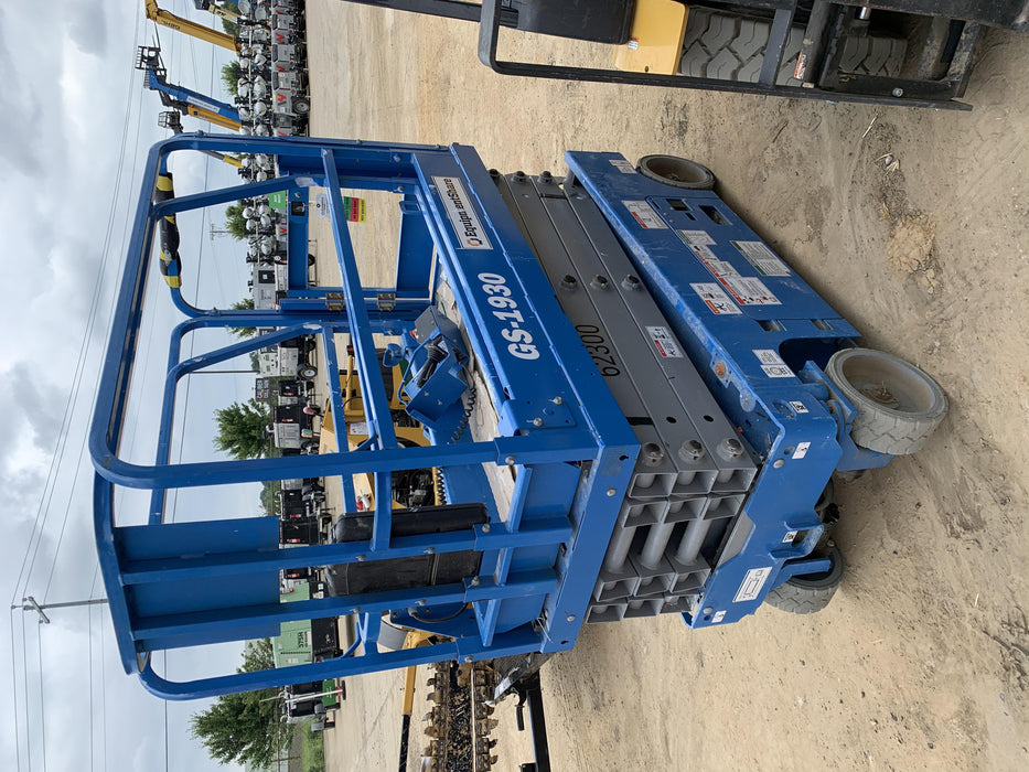 2020 Genie GS-1930 Solid Non Marking Tires, Beacon, Folding rails with half height swing gate