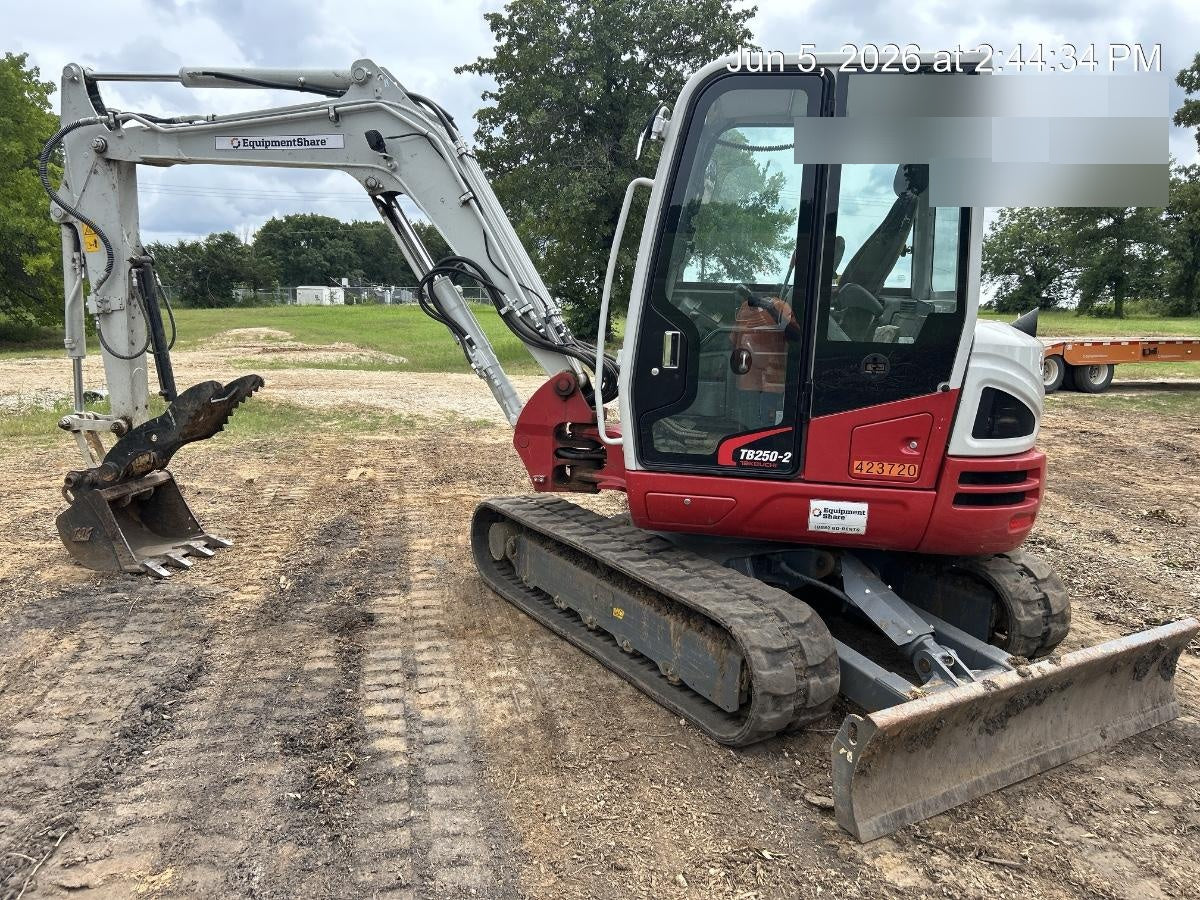 2024 TAKEUCHI TB250-2CR