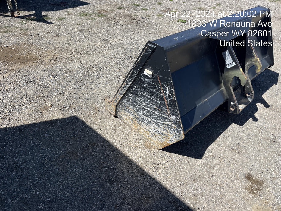 2016 SKYTRAK 70" Bucket, Telehandler 6k-7k