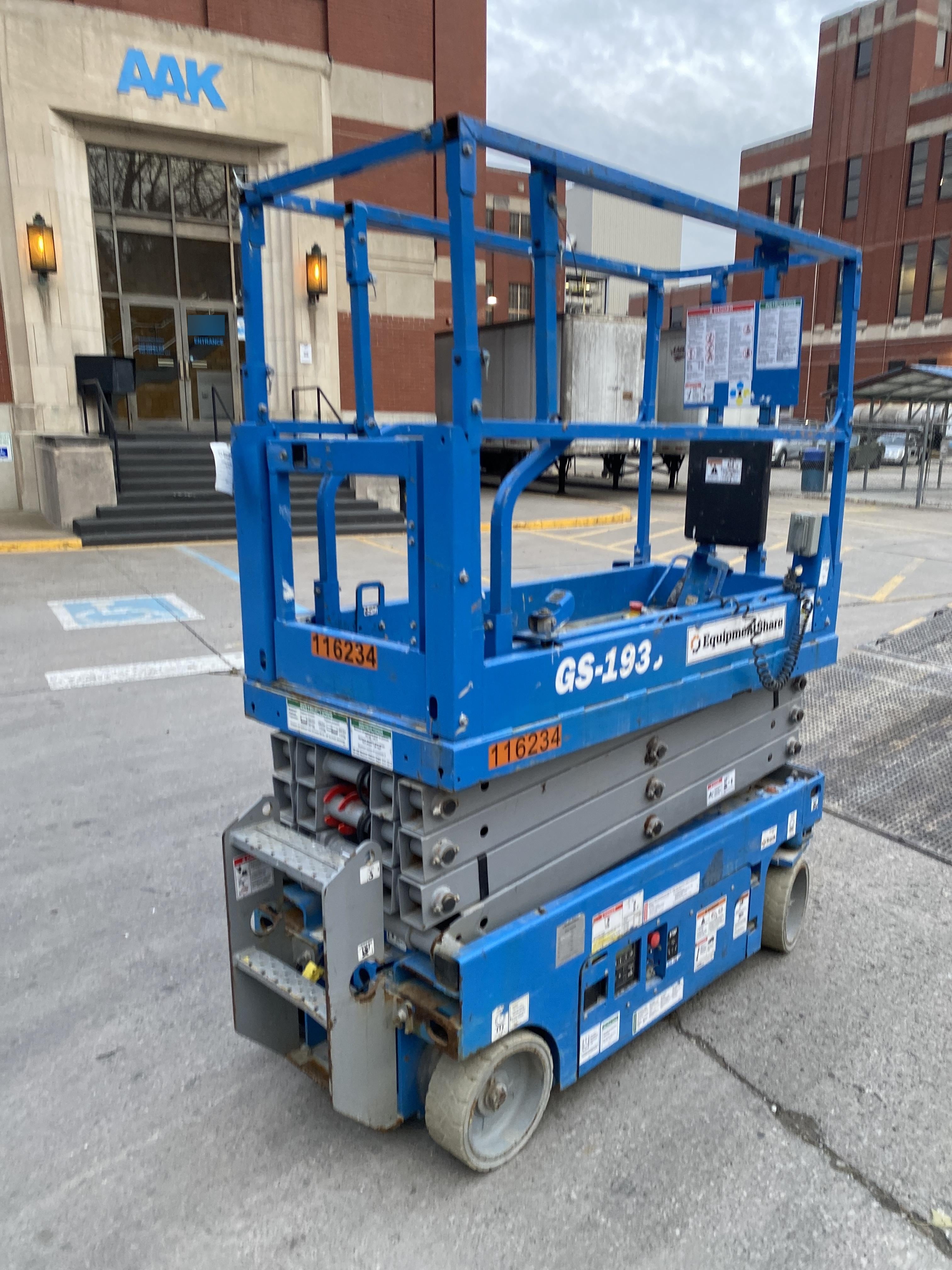 2020 Genie GS-1930 Solid Non Marking Tires, Beacon, Folding rails with half height swing gate