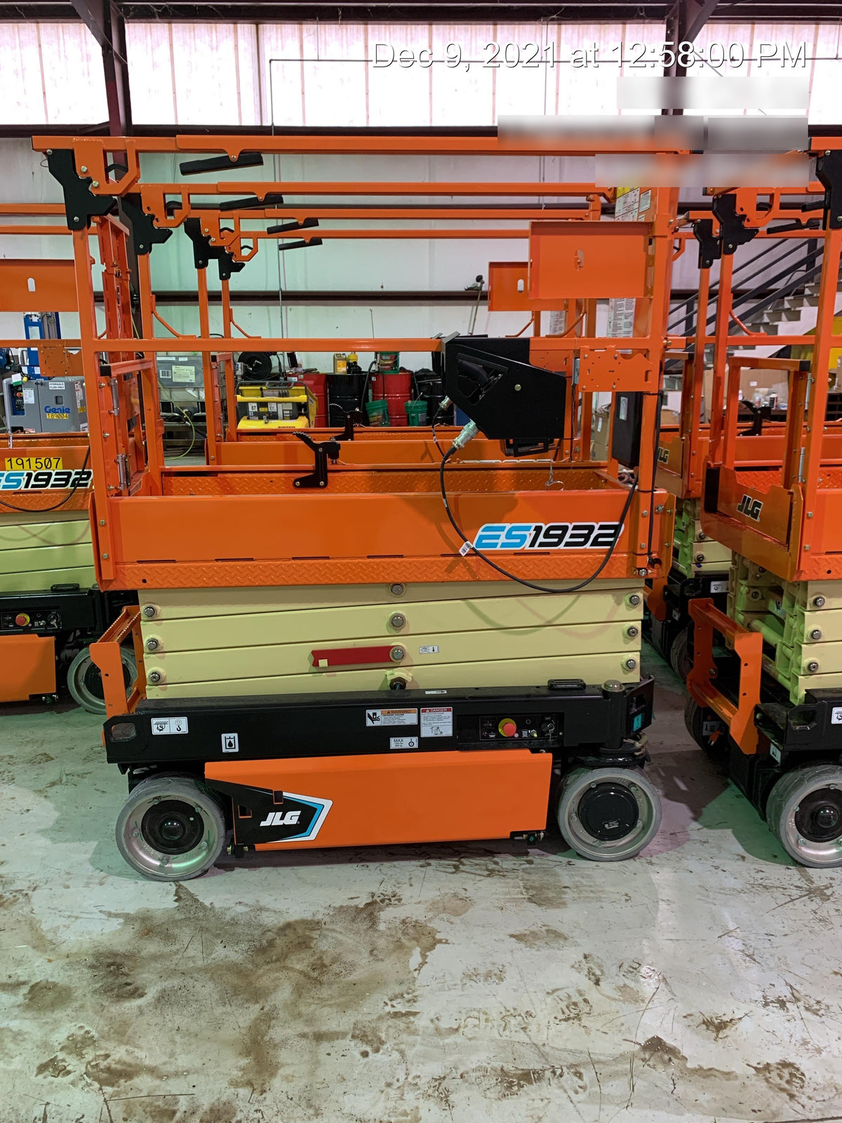 2021 JLG ES1932