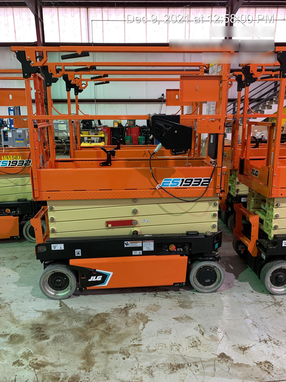 2021 JLG ES1932
