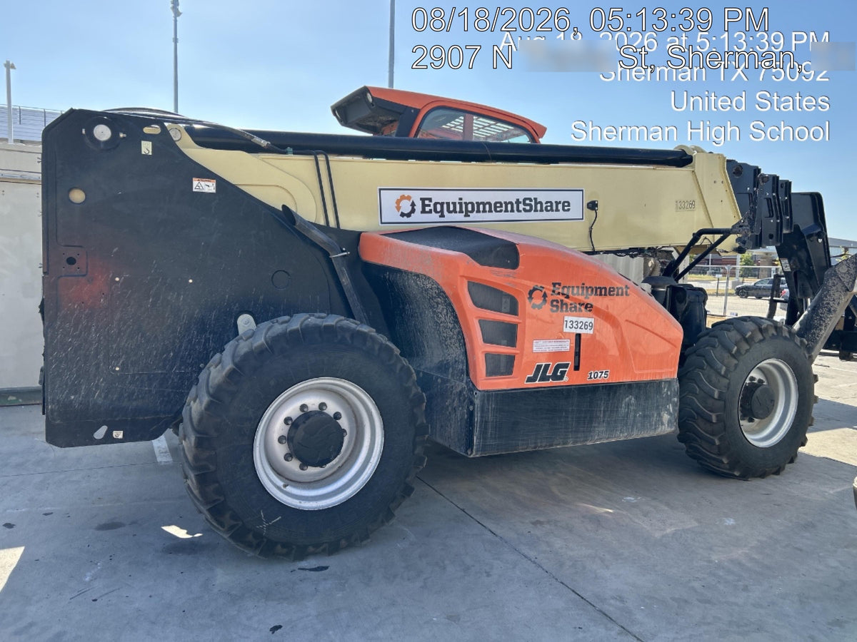 2021 JLG 1075