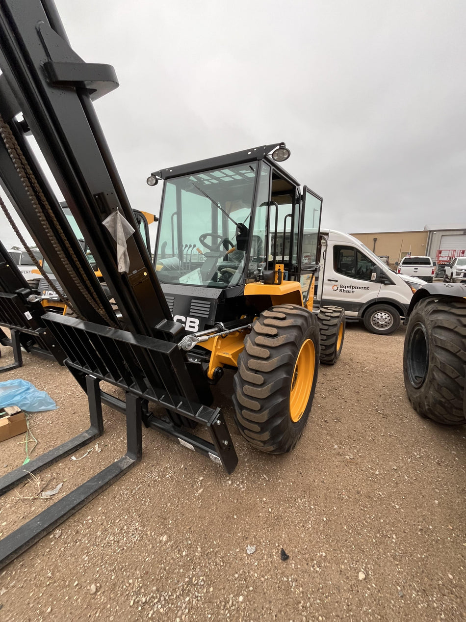 2025 JCB 930-4