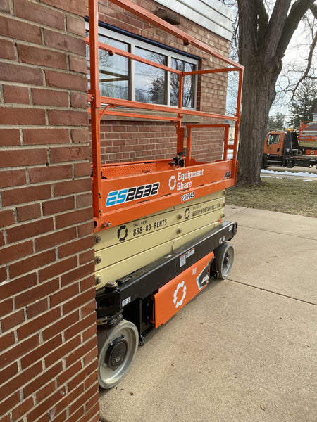 2022 JLG ES2632