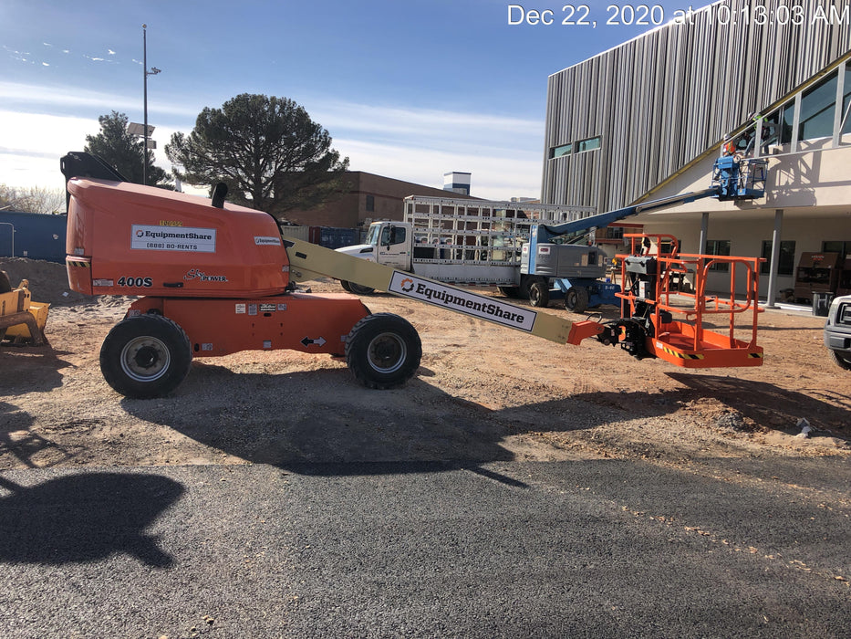 2020 JLG 400S