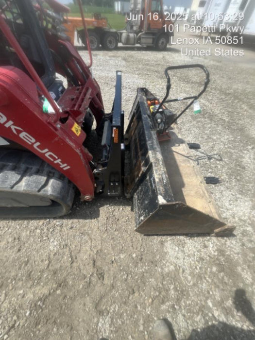 2025 ARROW MATERIAL HANDLING 24" Pallet Fork Frame