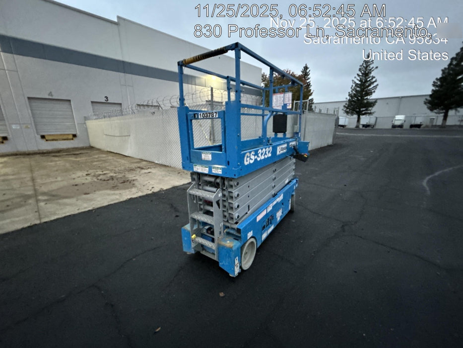 2020 Genie GS-3232 Standard, Folding half height swing gate, 800W Inverter