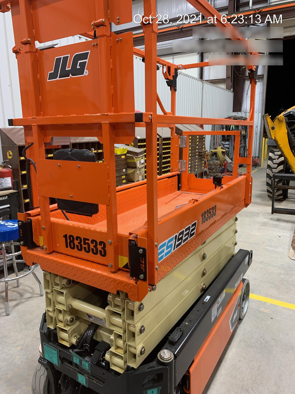 2021 JLG ES1932