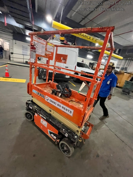 2021 JLG ES1330L