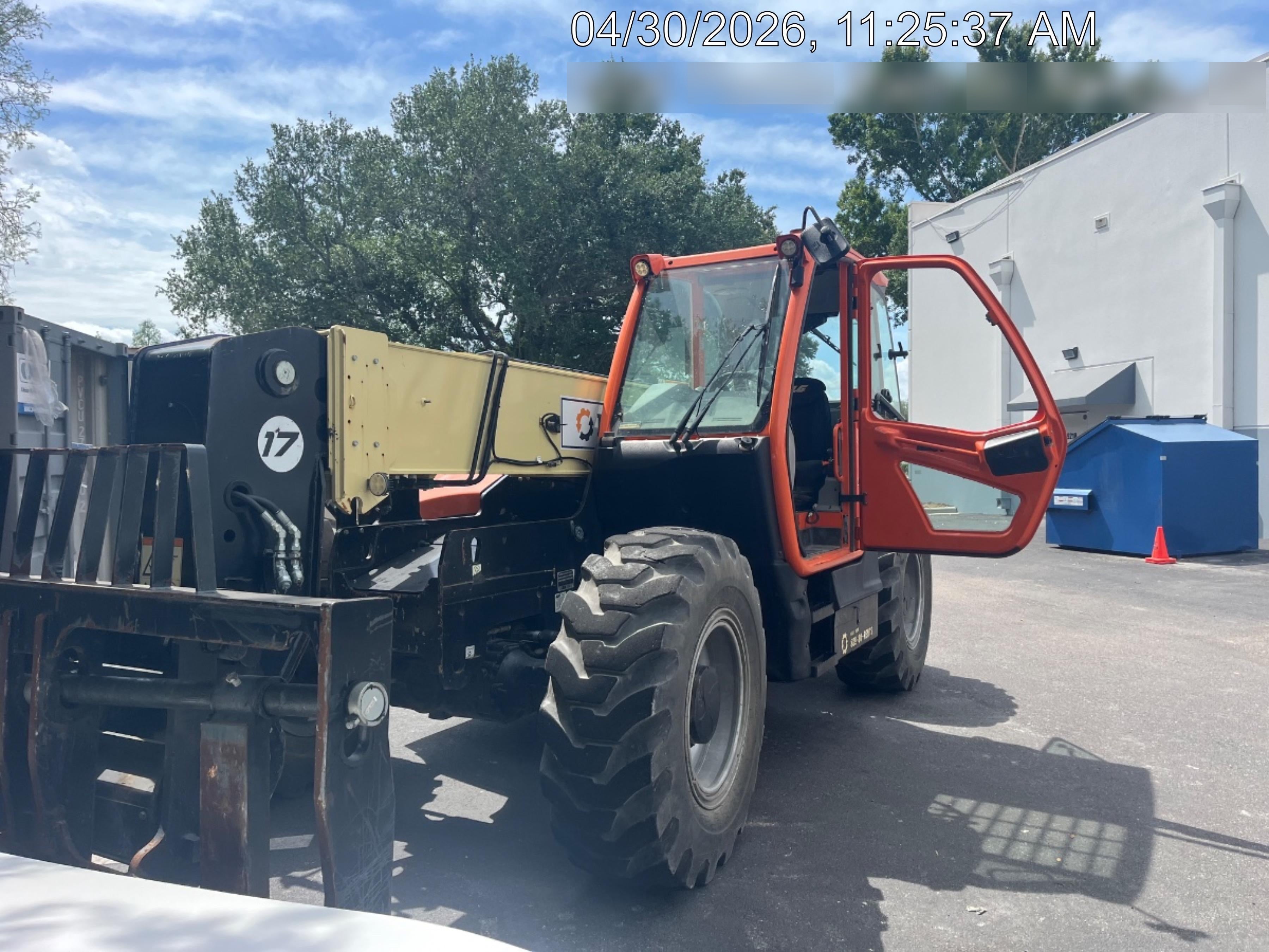 2023 JLG 1732