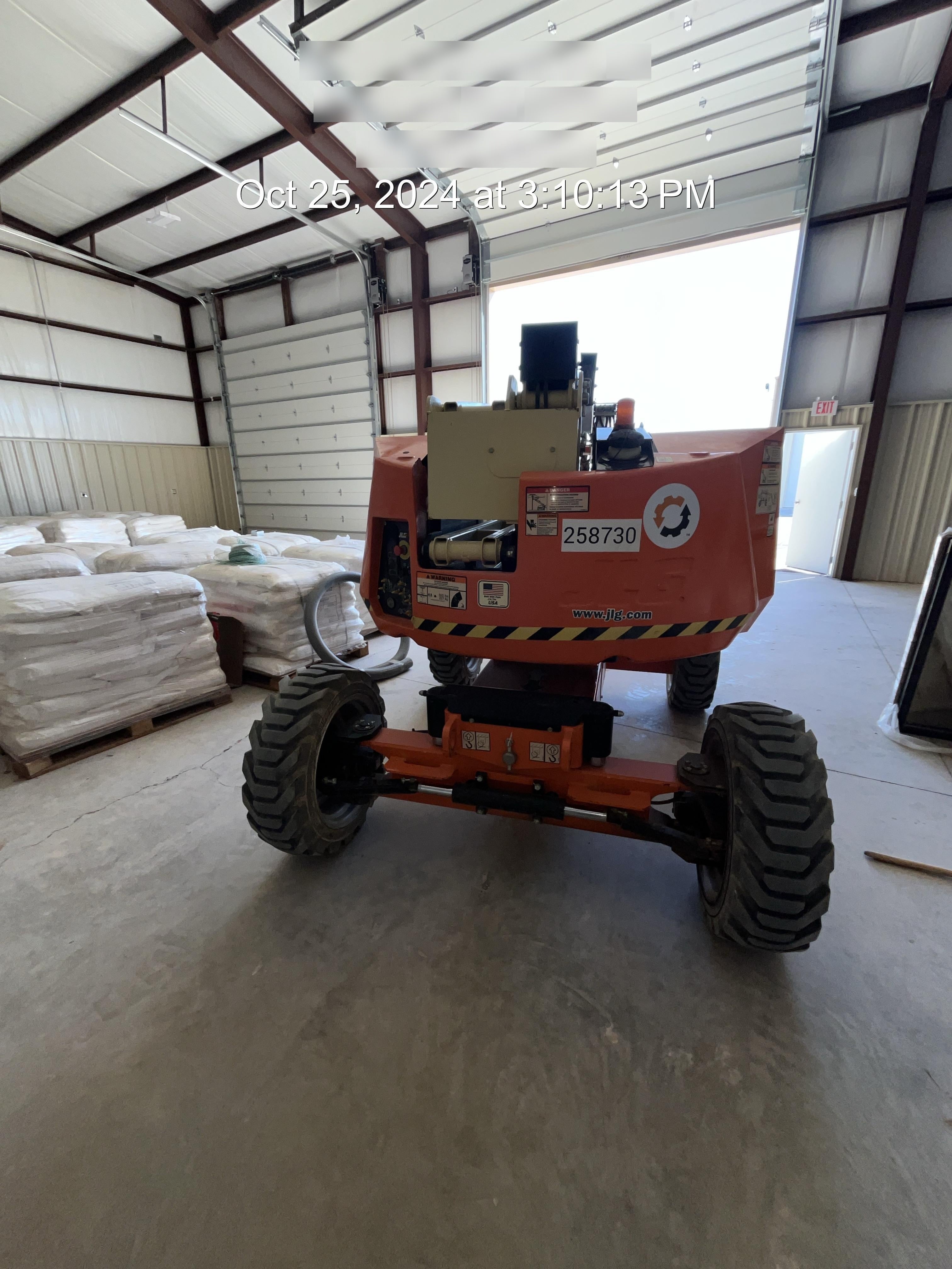2022 JLG 340AJ